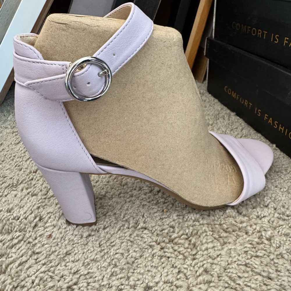 NWT Life Stride Averly Lilaca Chunky Heel Open-Toe